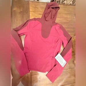 *NWT* lululemon athletica size 6 ribbed nulux skiing pullover